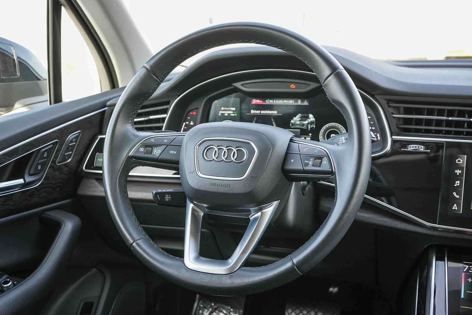Thumbnail: 2022 Audi Q7 - 19
