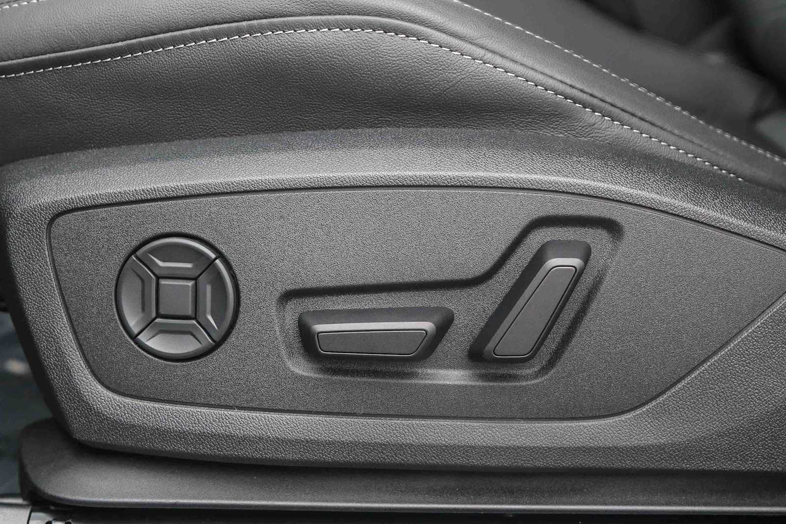 Thumbnail: 2025 Audi Q3 - 29