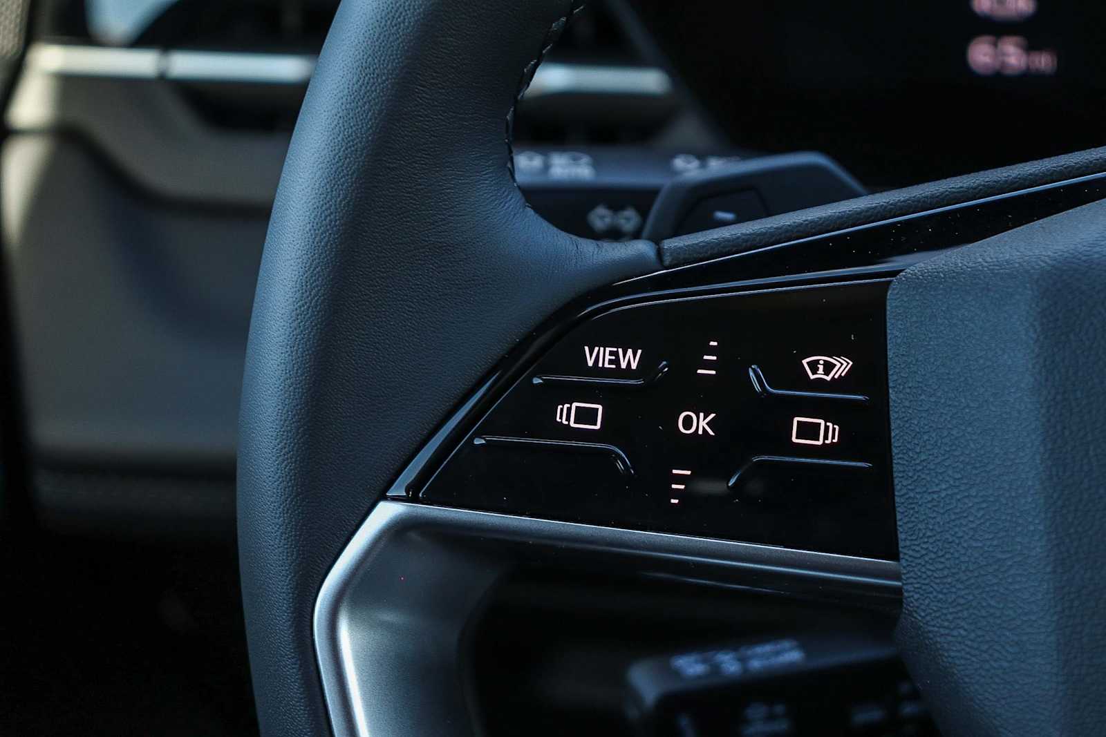 Thumbnail: 2025 Audi Q6 e-tron - 18