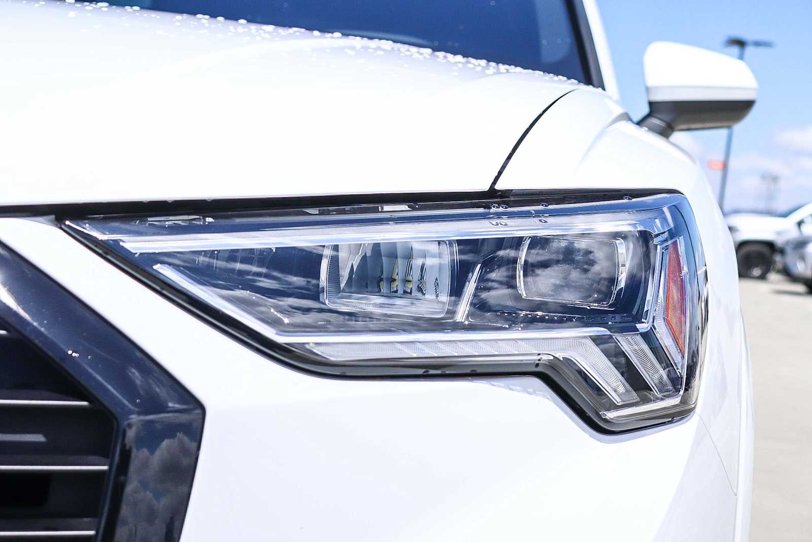 Thumbnail: 2025 Audi Q3 - 7