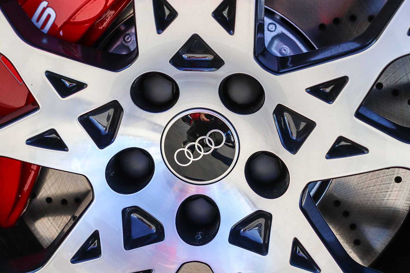 Thumbnail: 2026 Audi RS 3 - 14