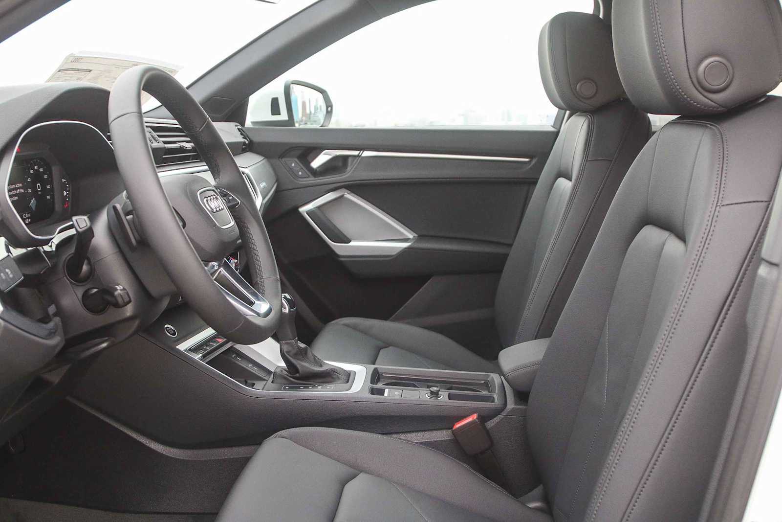 Thumbnail: 2025 Audi Q3 - 26