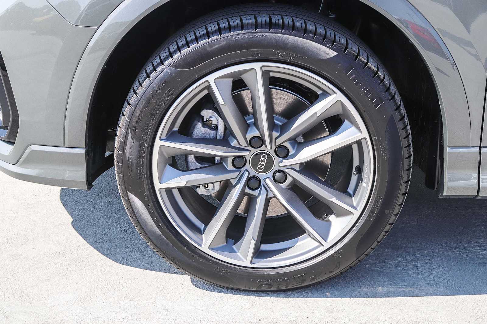 Thumbnail: 2025 Audi Q3 - 11