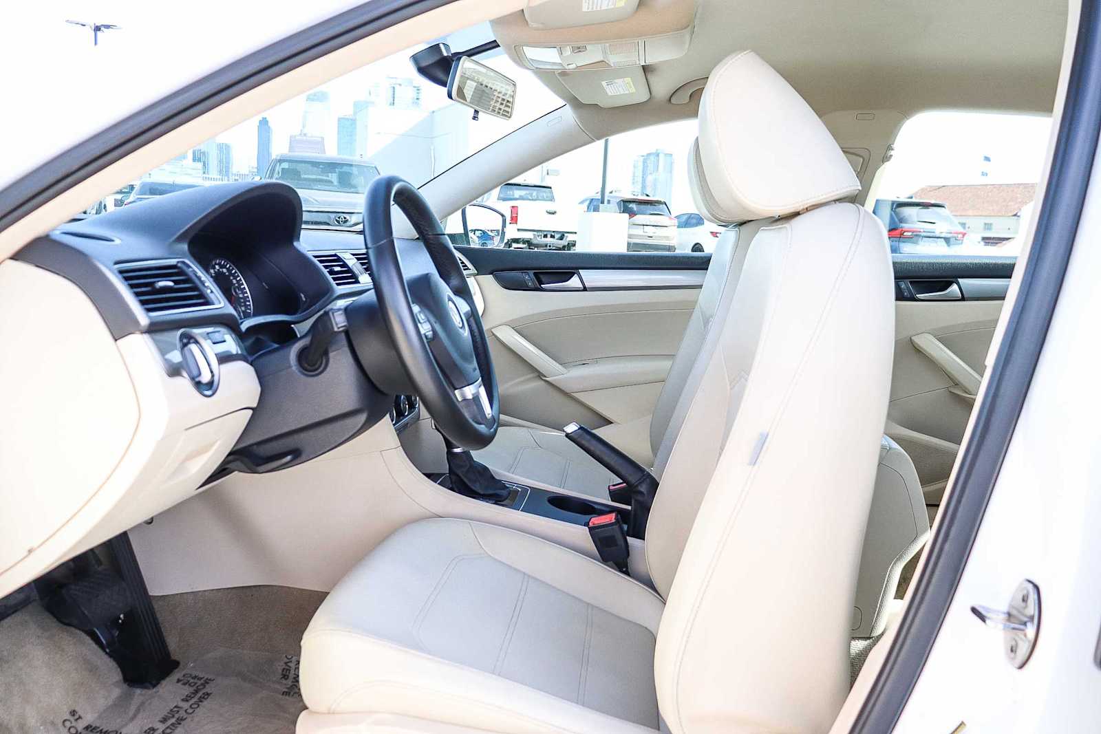 Thumbnail: 2015 Volkswagen Passat - 22