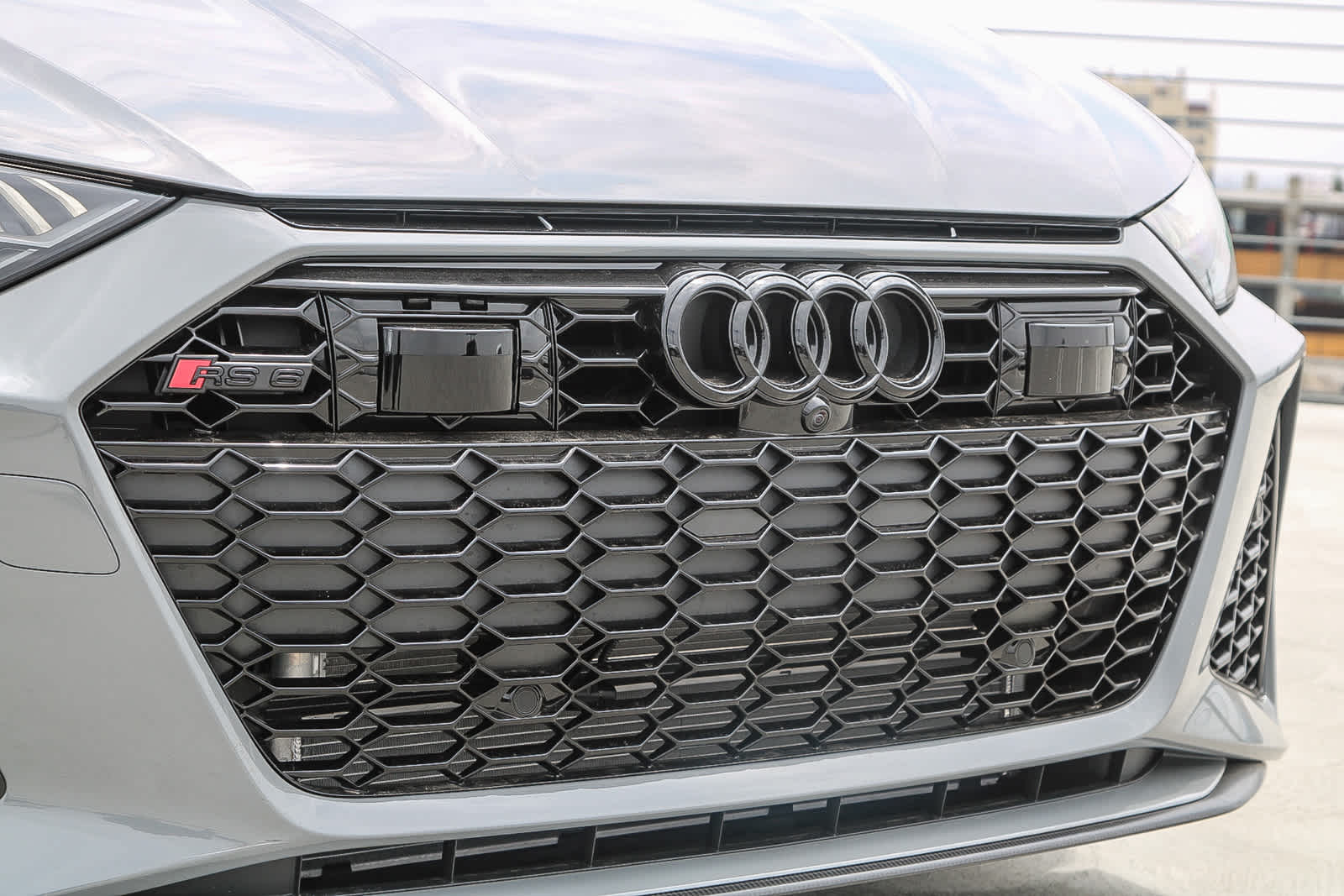 Thumbnail: 2025 Audi RS 6 - 6