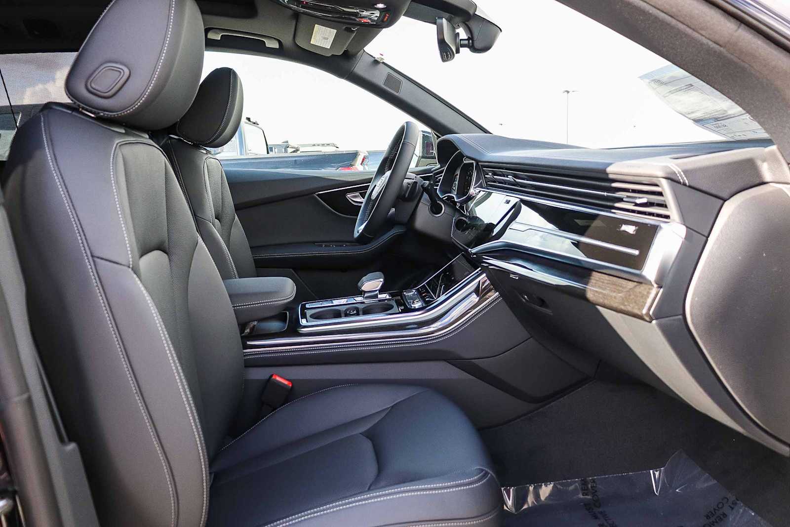 Thumbnail: 2026 Audi Q8 - 23