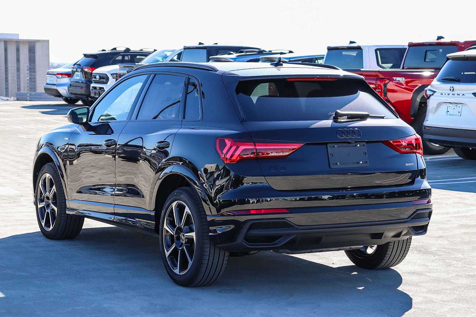 Thumbnail: 2025 Audi Q3 - 6