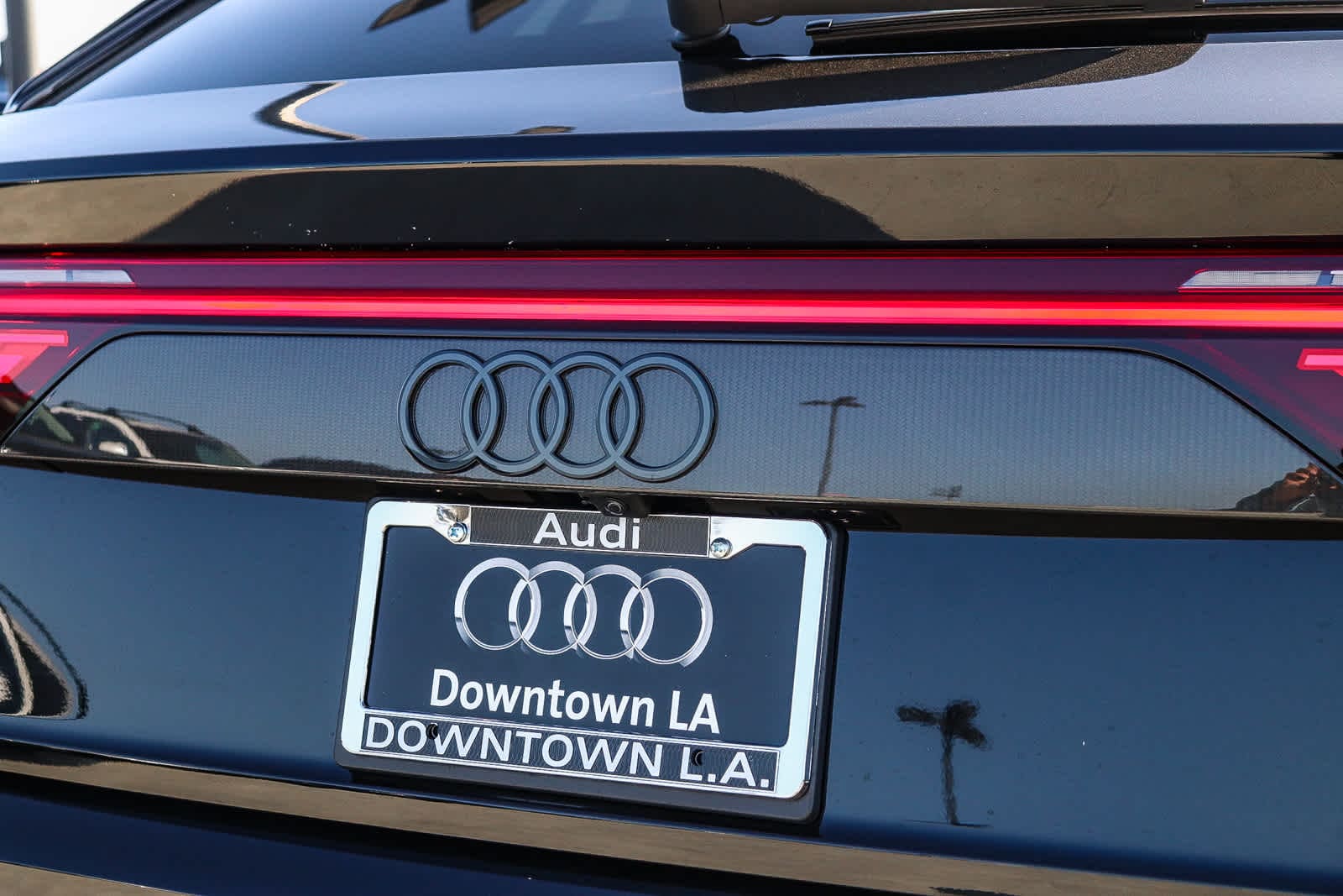 Thumbnail: 2026 Audi Q8 - 11