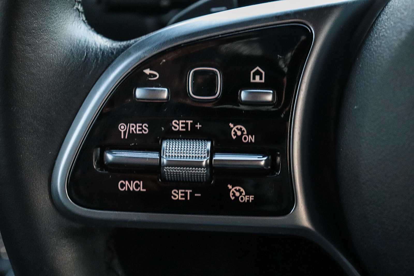 Thumbnail: 2023 Mercedes-Benz GLA - 18