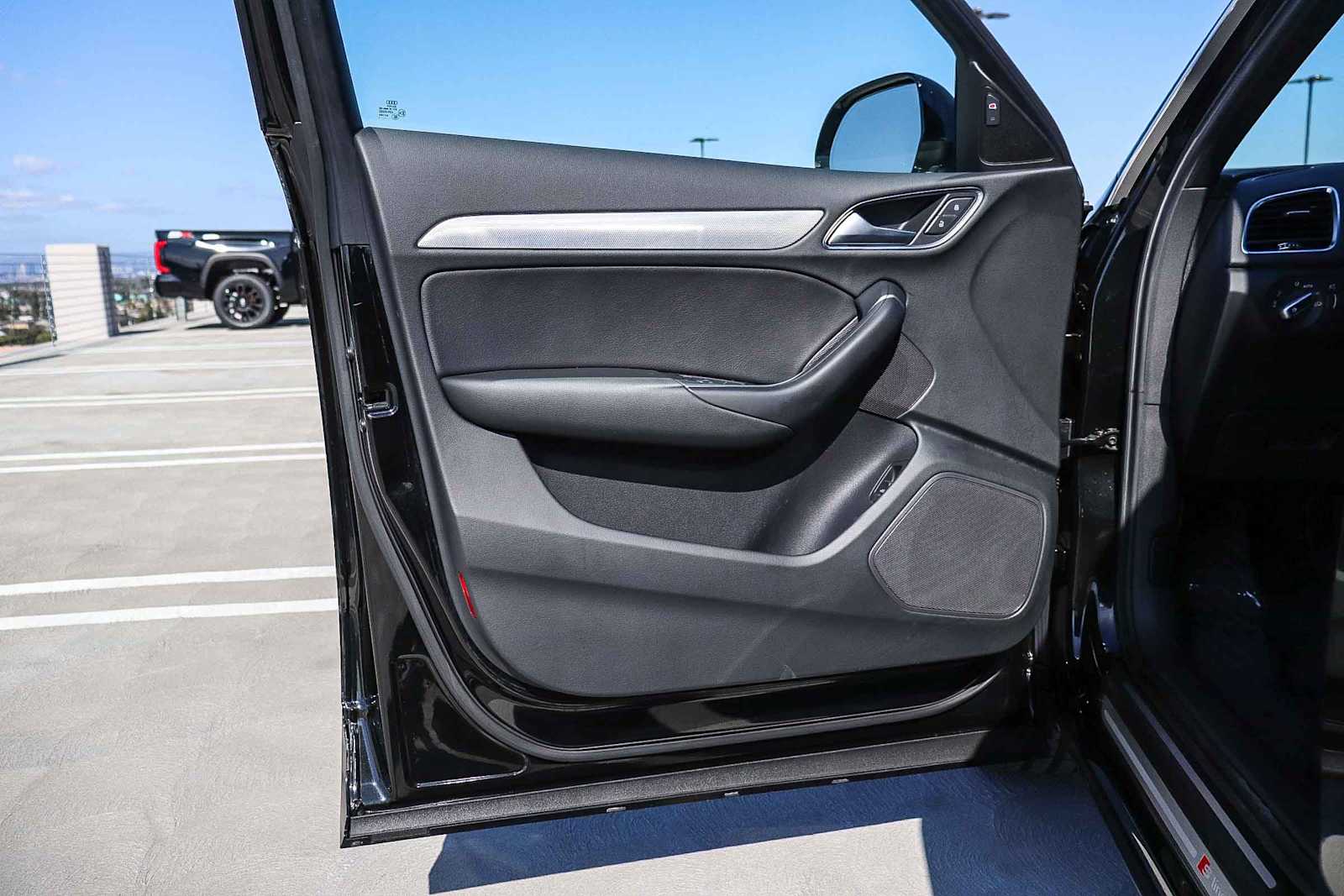 Thumbnail: 2018 Audi Q3 - 31