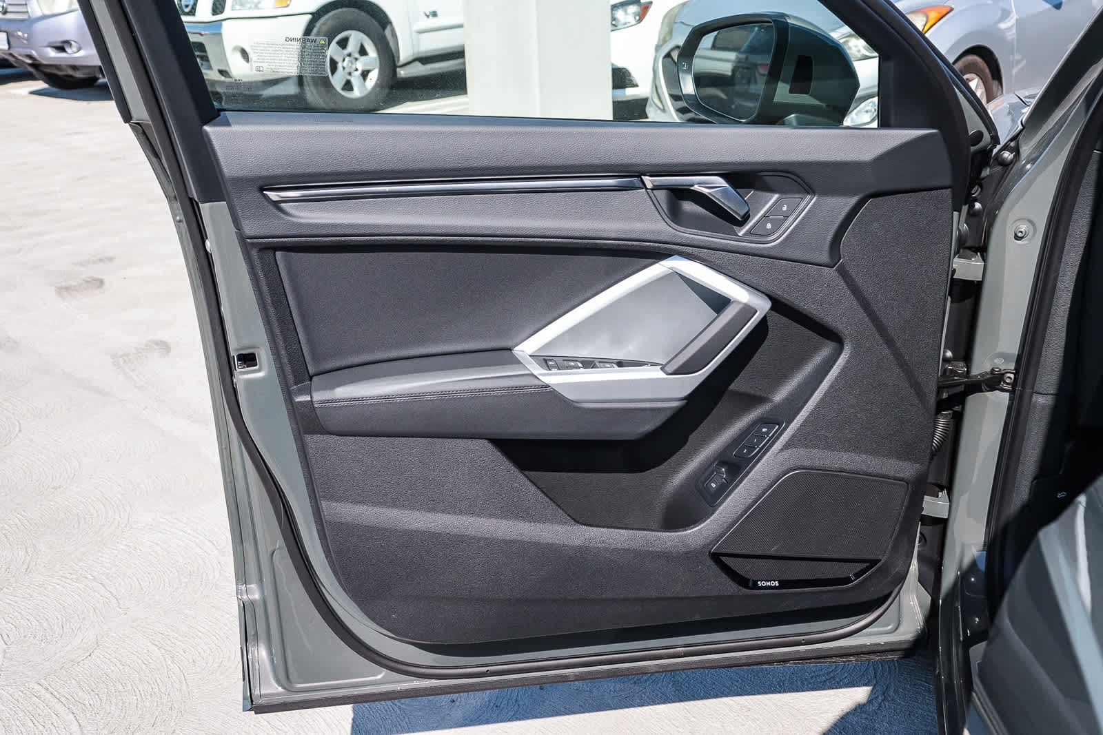 Thumbnail: 2025 Audi Q3 - 28