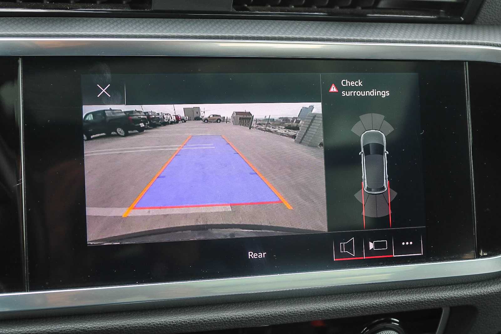 Thumbnail: 2022 Audi Q3 - 25