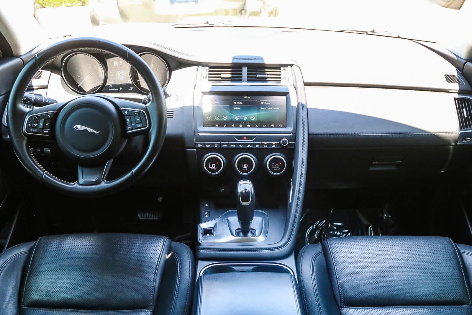 Thumbnail: 2018 Jaguar E-Pace - 11