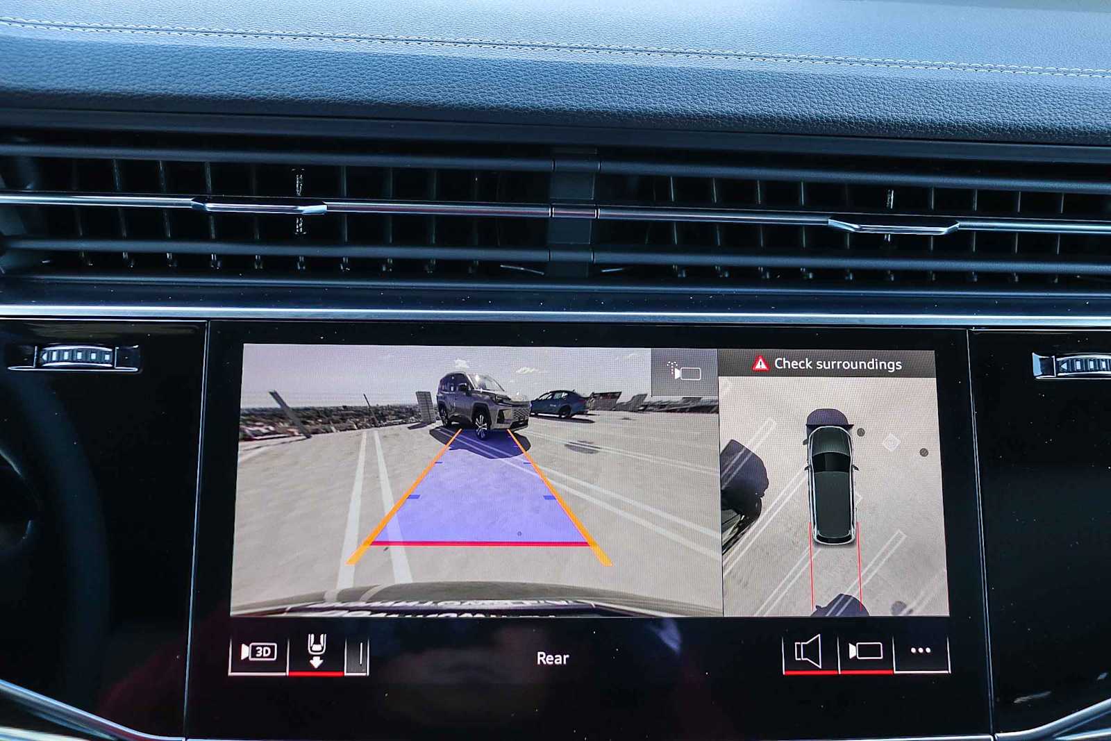 Thumbnail: 2026 Audi Q7 - 35