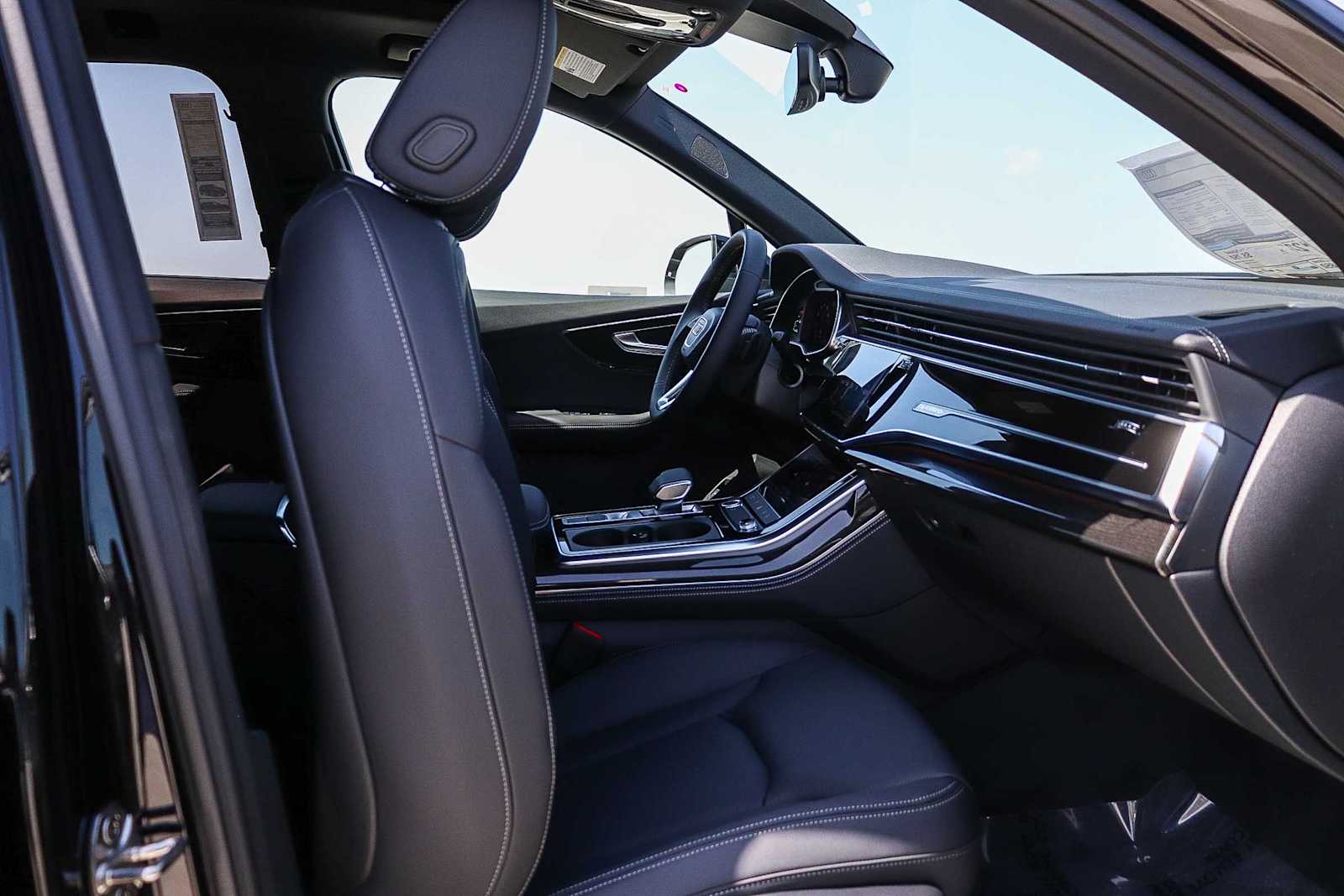 Thumbnail: 2026 Audi Q7 - 23