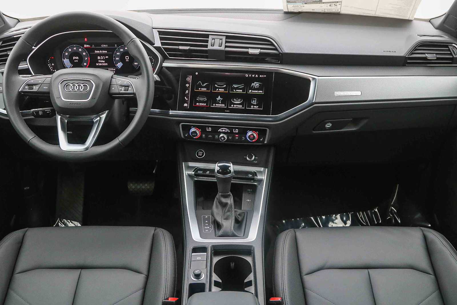 Thumbnail: 2025 Audi Q3 - 17