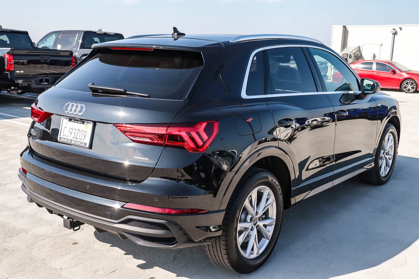 Thumbnail: 2023 Audi Q3 - 7