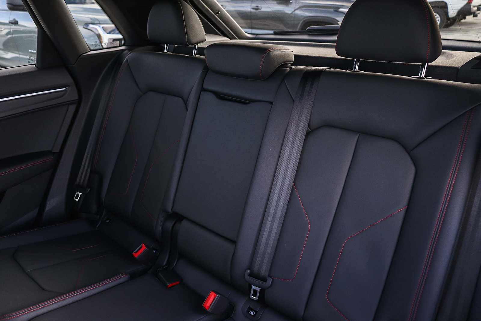 Thumbnail: 2025 Audi Q3 - 24