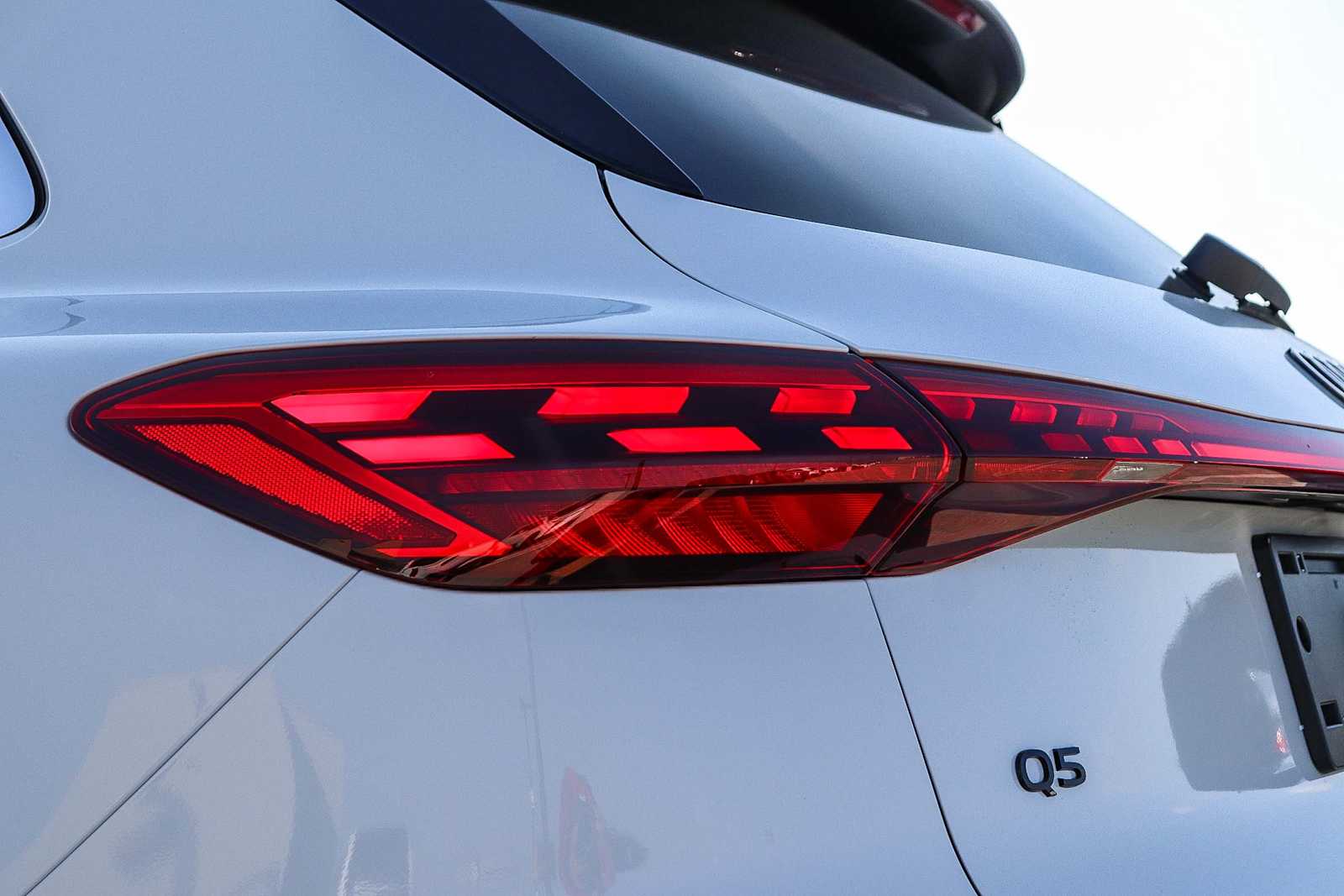 Thumbnail: 2025 Audi Q5 - 11