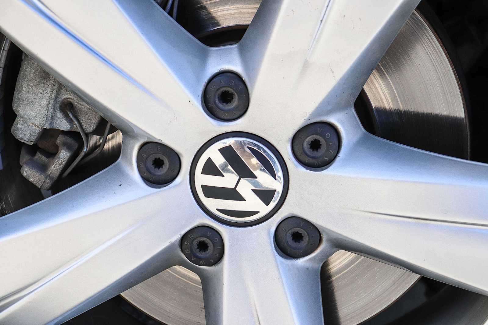 Thumbnail: 2015 Volkswagen Passat - 15