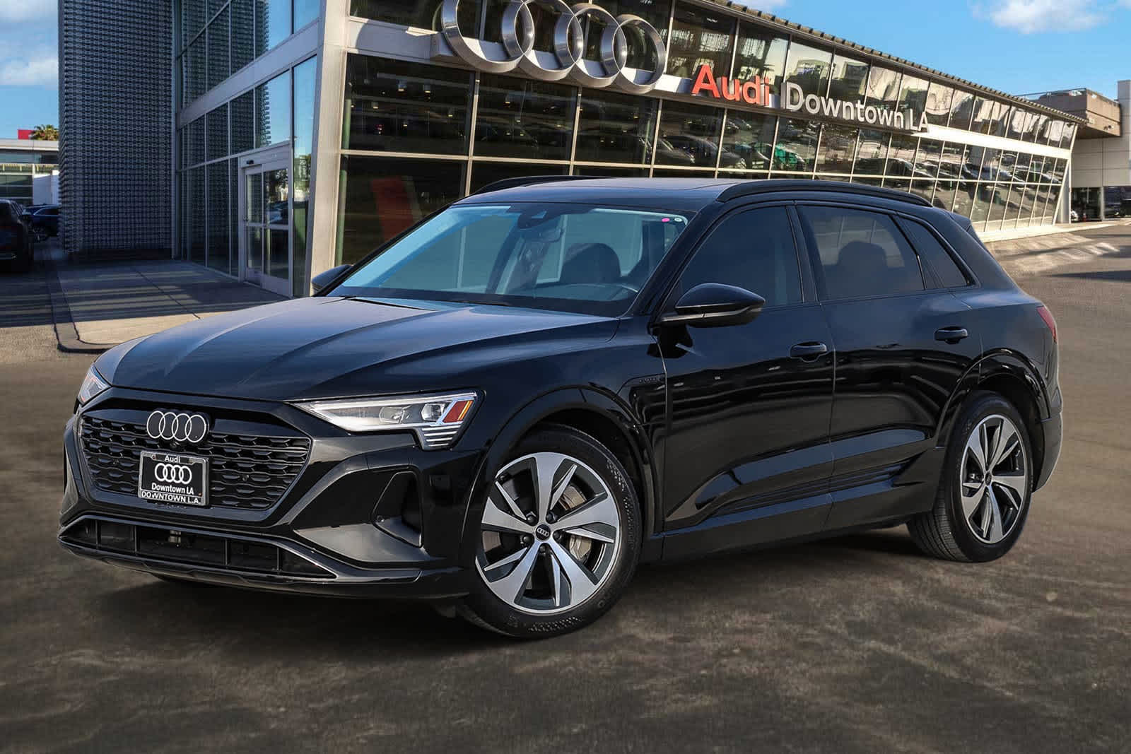 2024 Audi Q8 e-tron Premium -
                  Los Angeles, CA