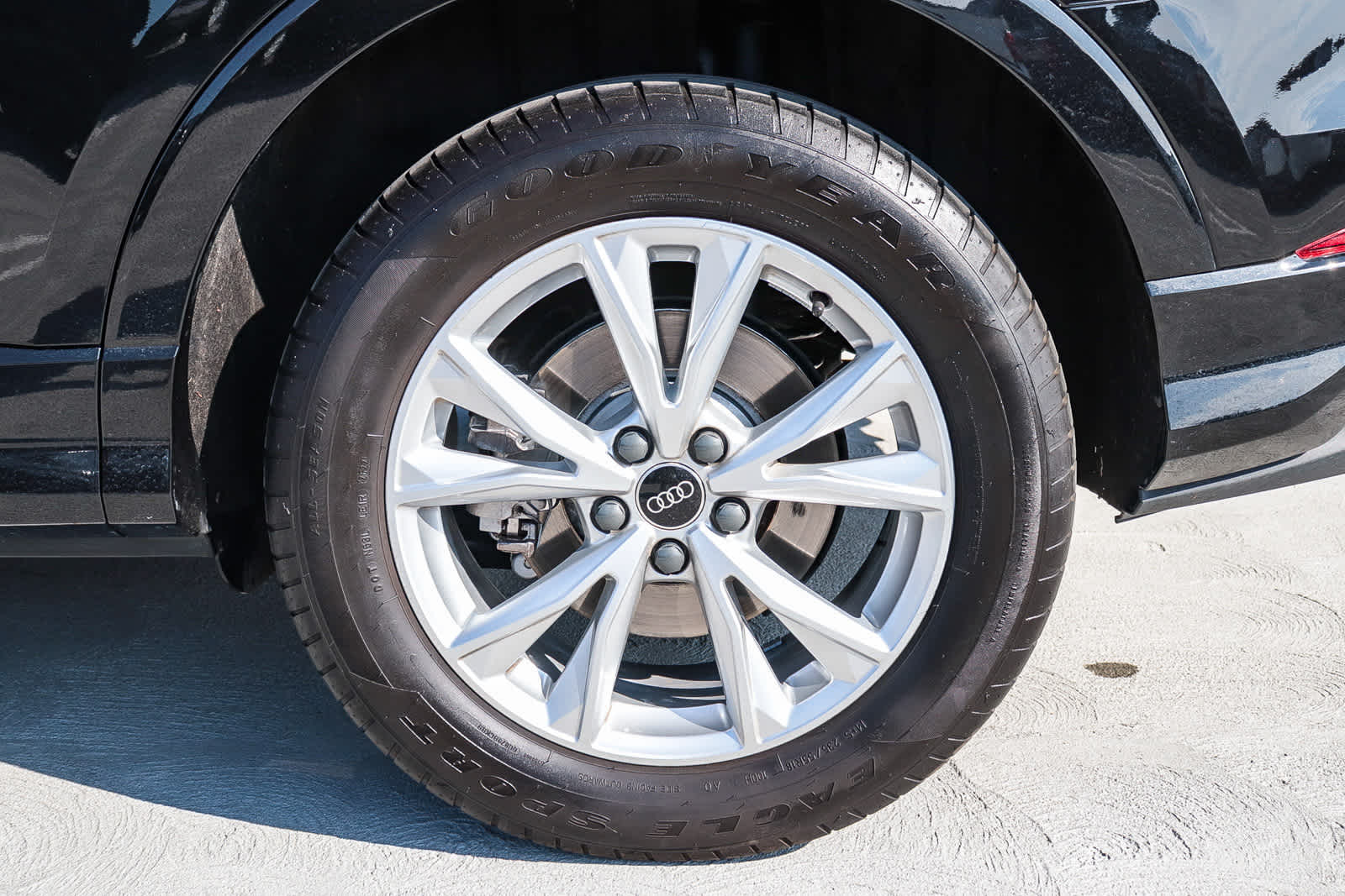 Thumbnail: 2023 Audi Q3 - 12