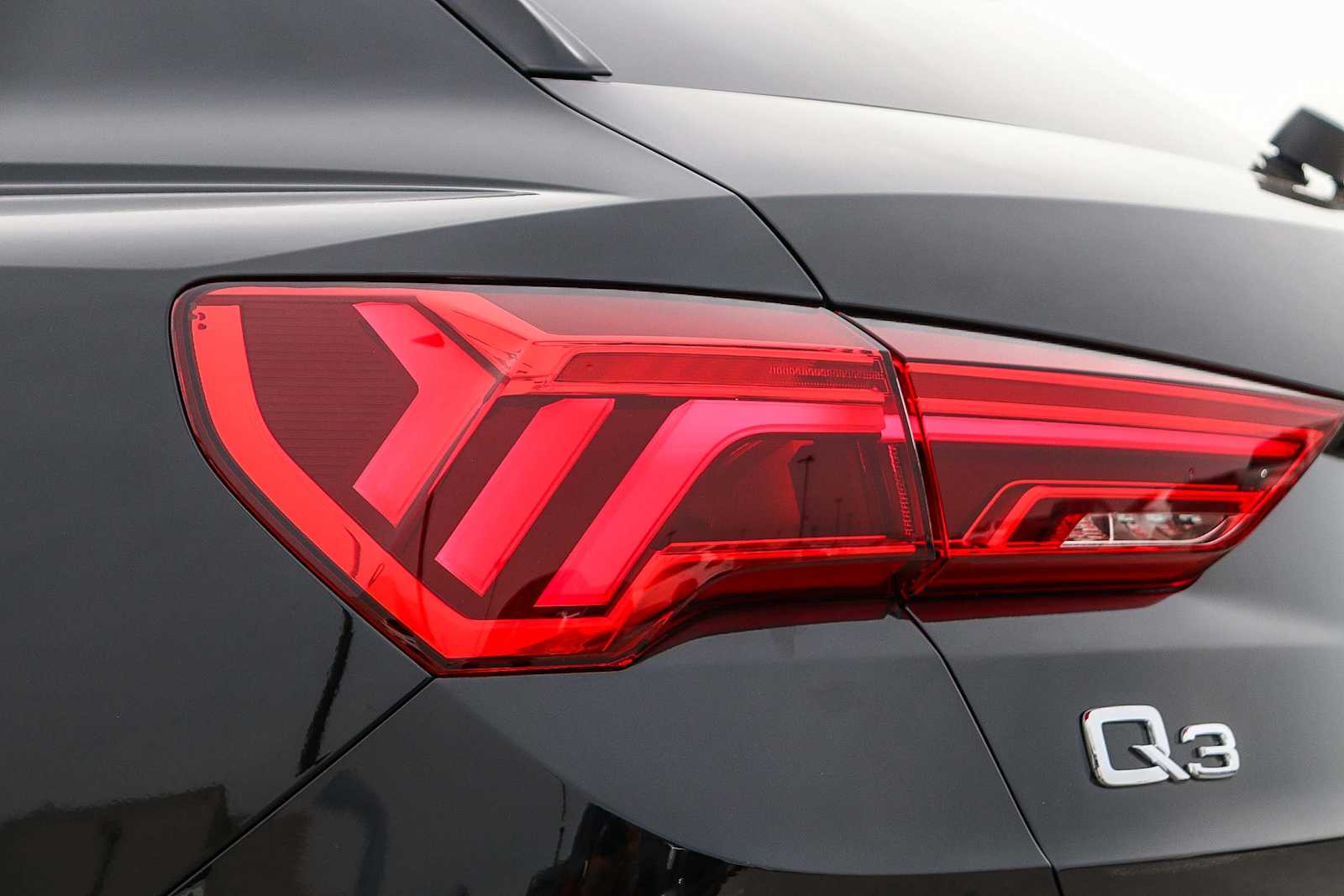 Thumbnail: 2025 Audi Q3 - 12