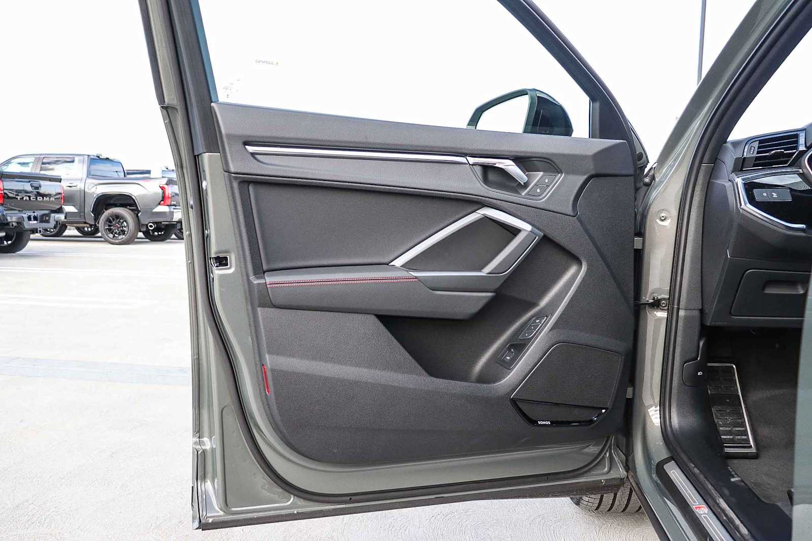 Thumbnail: 2025 Audi Q3 - 29