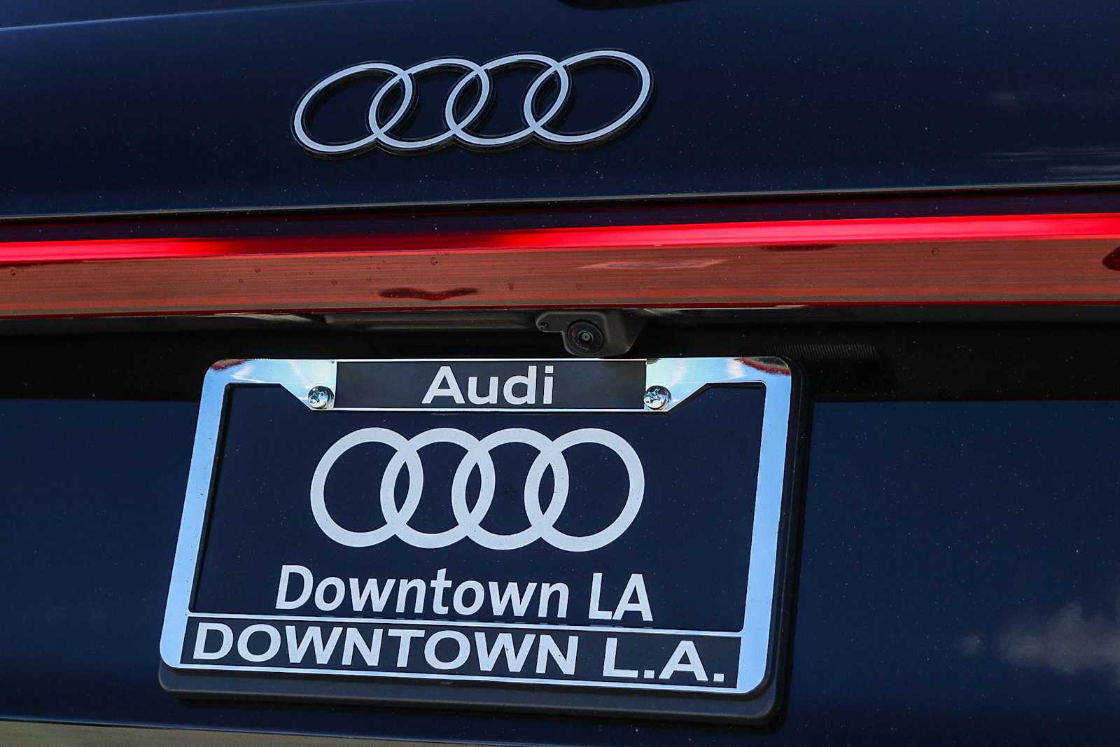 Thumbnail: 2025 Audi Q6 e-tron - 11