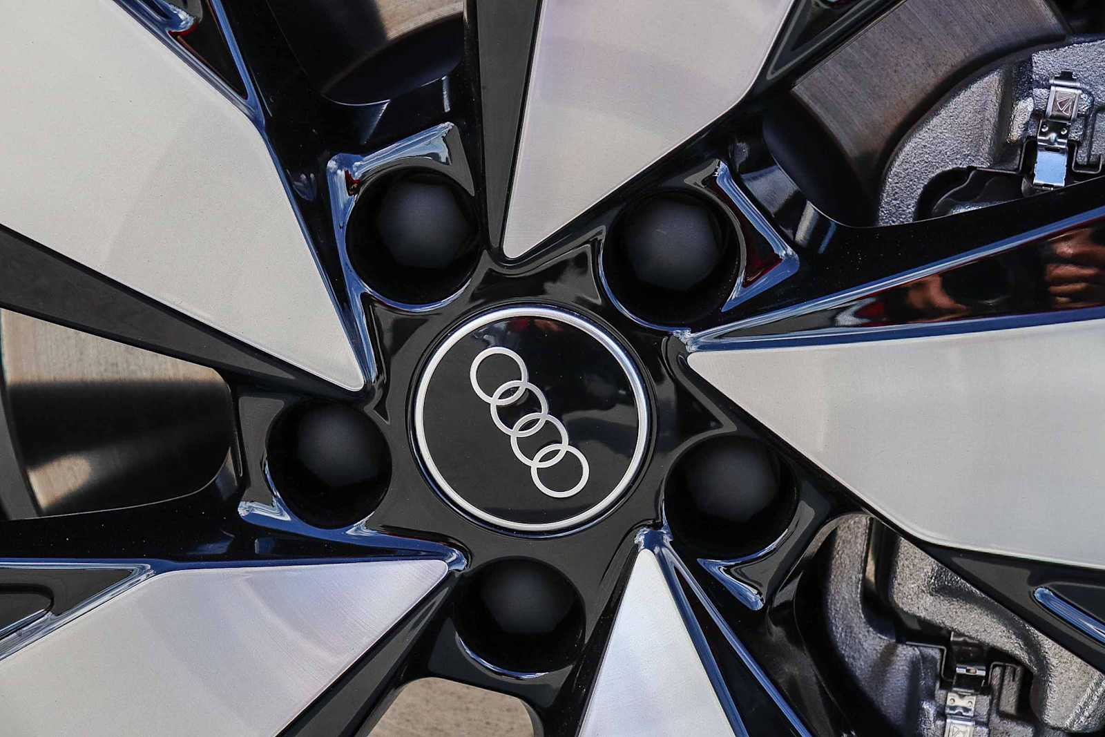 Thumbnail: 2025 Audi A5 - 14