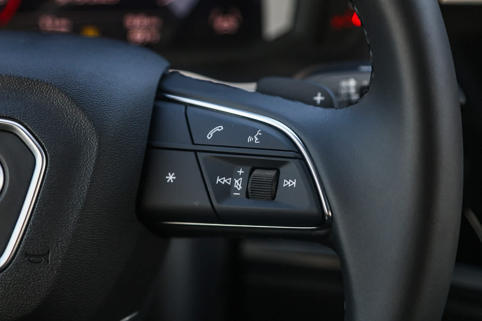 Thumbnail: 2025 Audi Q3 - 21