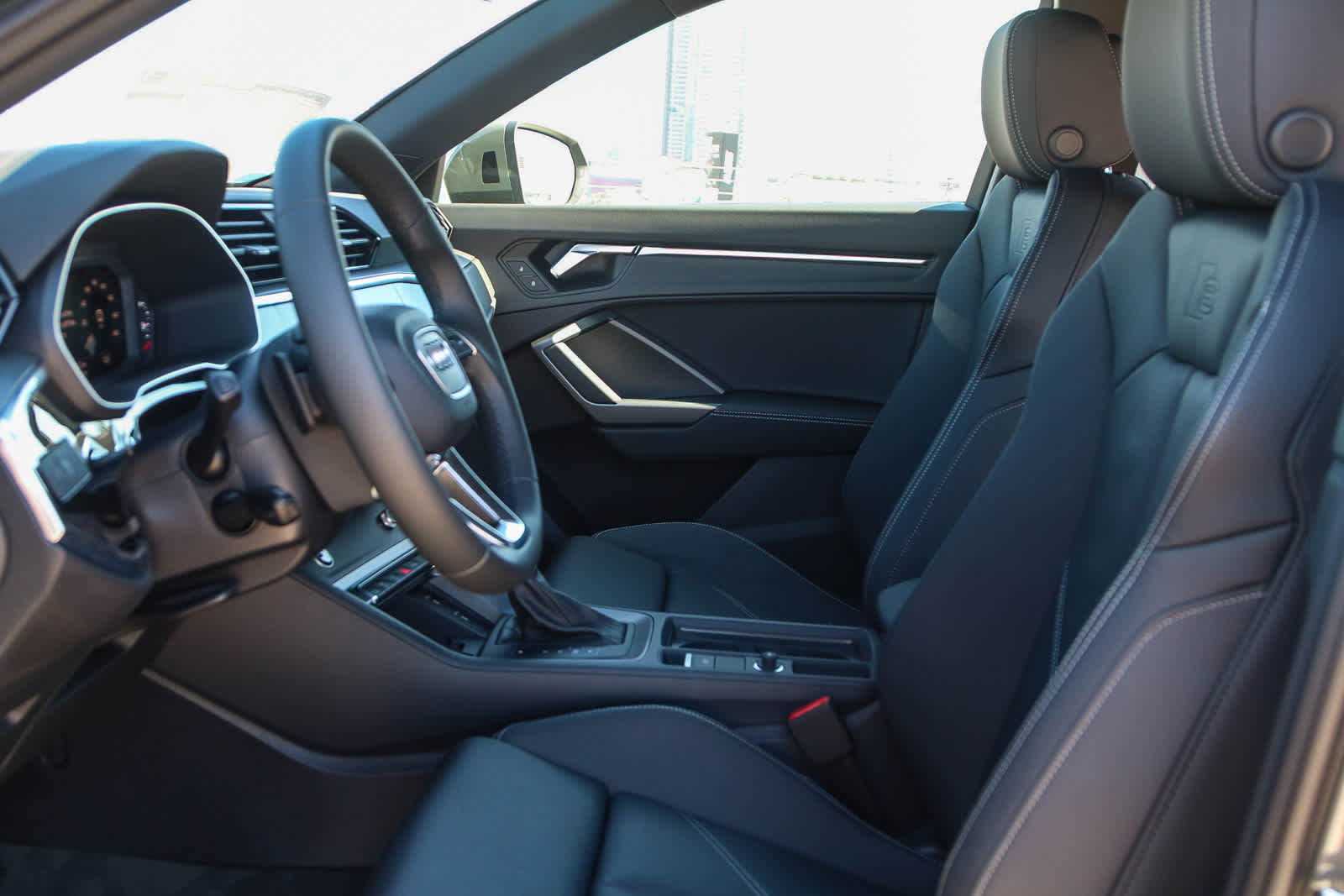 Thumbnail: 2025 Audi Q3 - 26