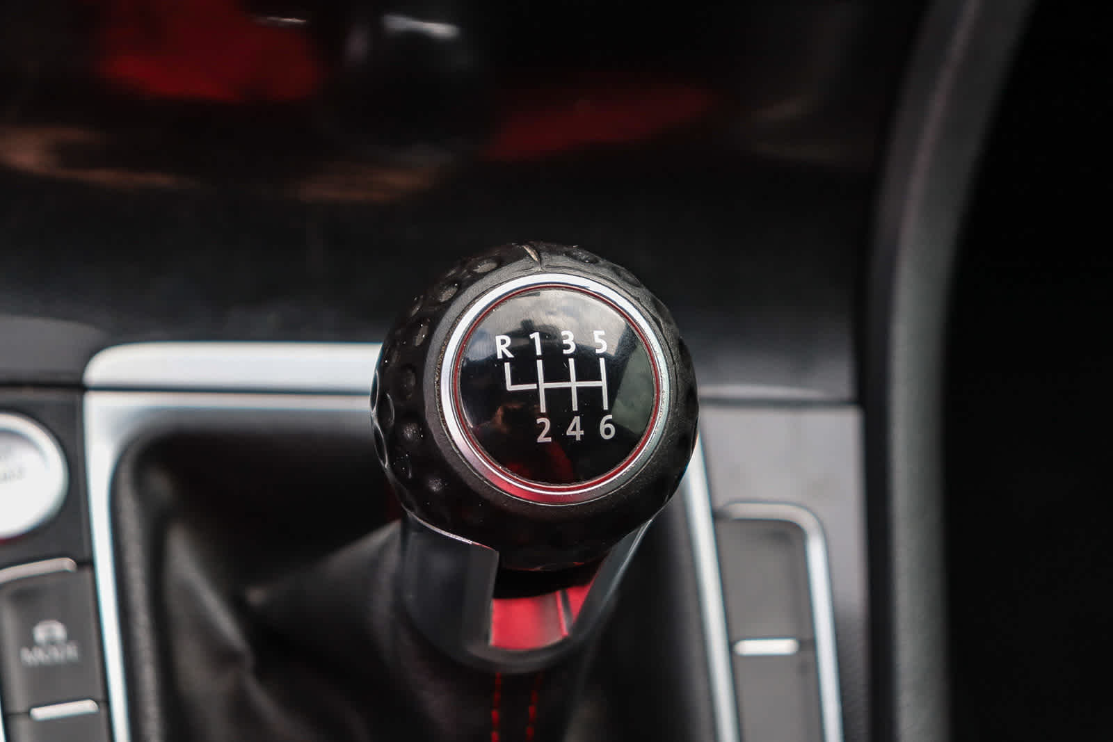 Thumbnail: 2017 Volkswagen Golf - 27