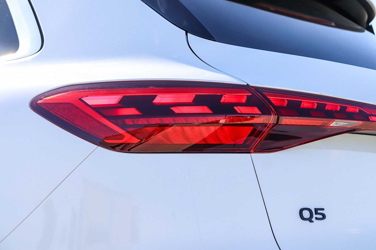 Thumbnail: 2025 Audi Q5 - 12