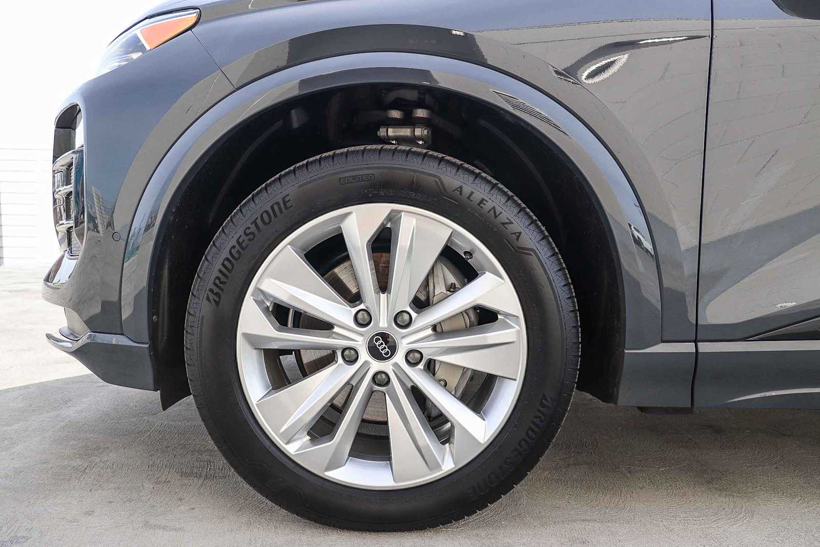 Thumbnail: 2025 Audi Q6 e-tron - 14