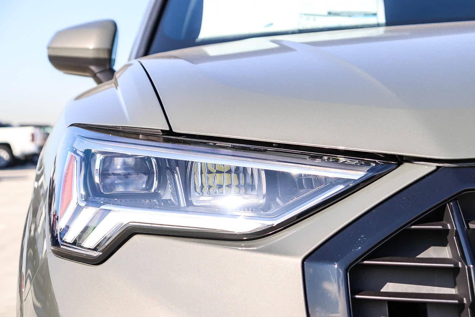 Thumbnail: 2025 Audi Q3 - 9