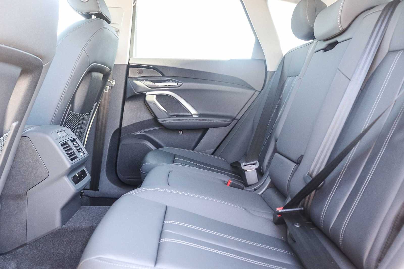 Thumbnail: 2025 Audi Q5 - 18