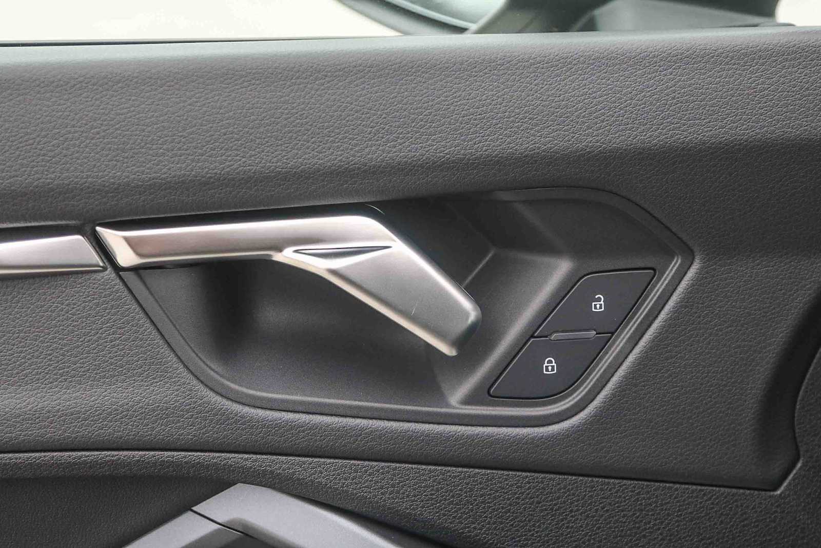 Thumbnail: 2025 Audi Q3 - 31