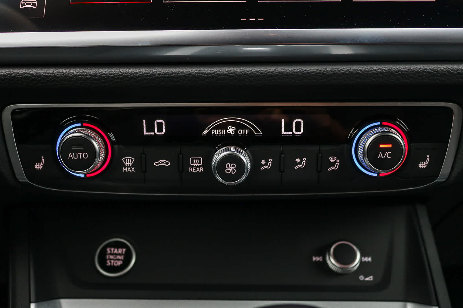 Thumbnail: 2025 Audi Q3 - 19