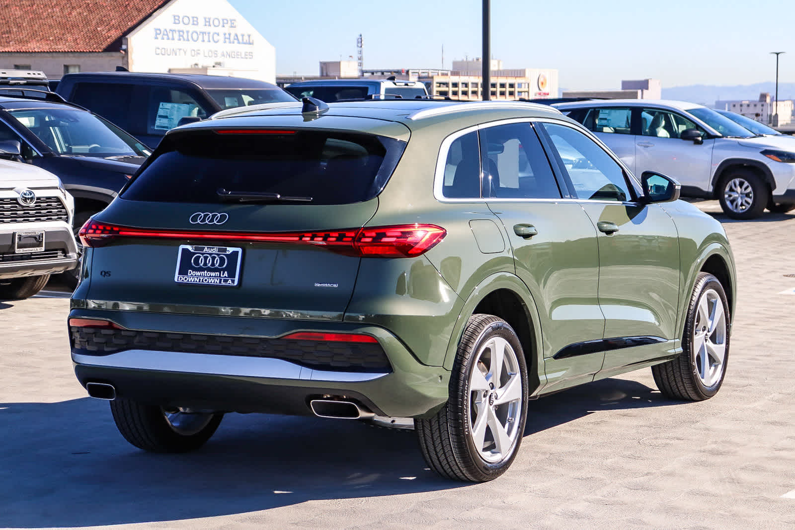 Thumbnail: 2025 Audi Q5 - 4