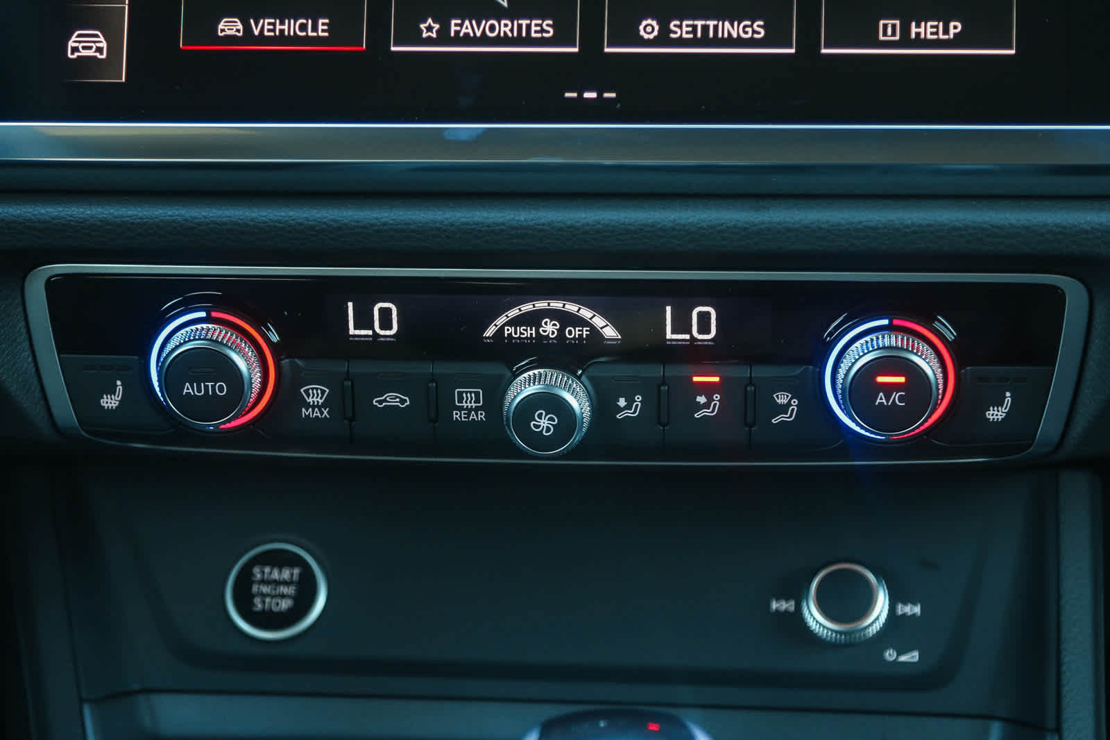 Thumbnail: 2025 Audi Q3 - 19