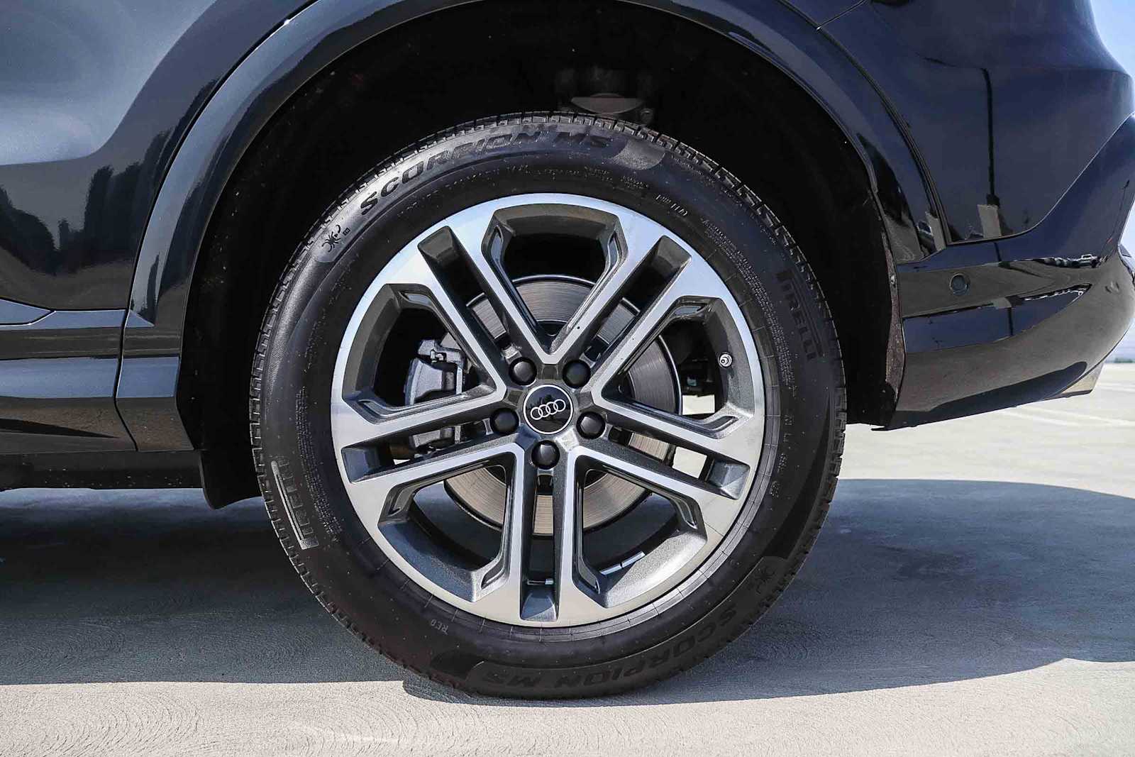 Thumbnail: 2025 Audi Q5 - 13