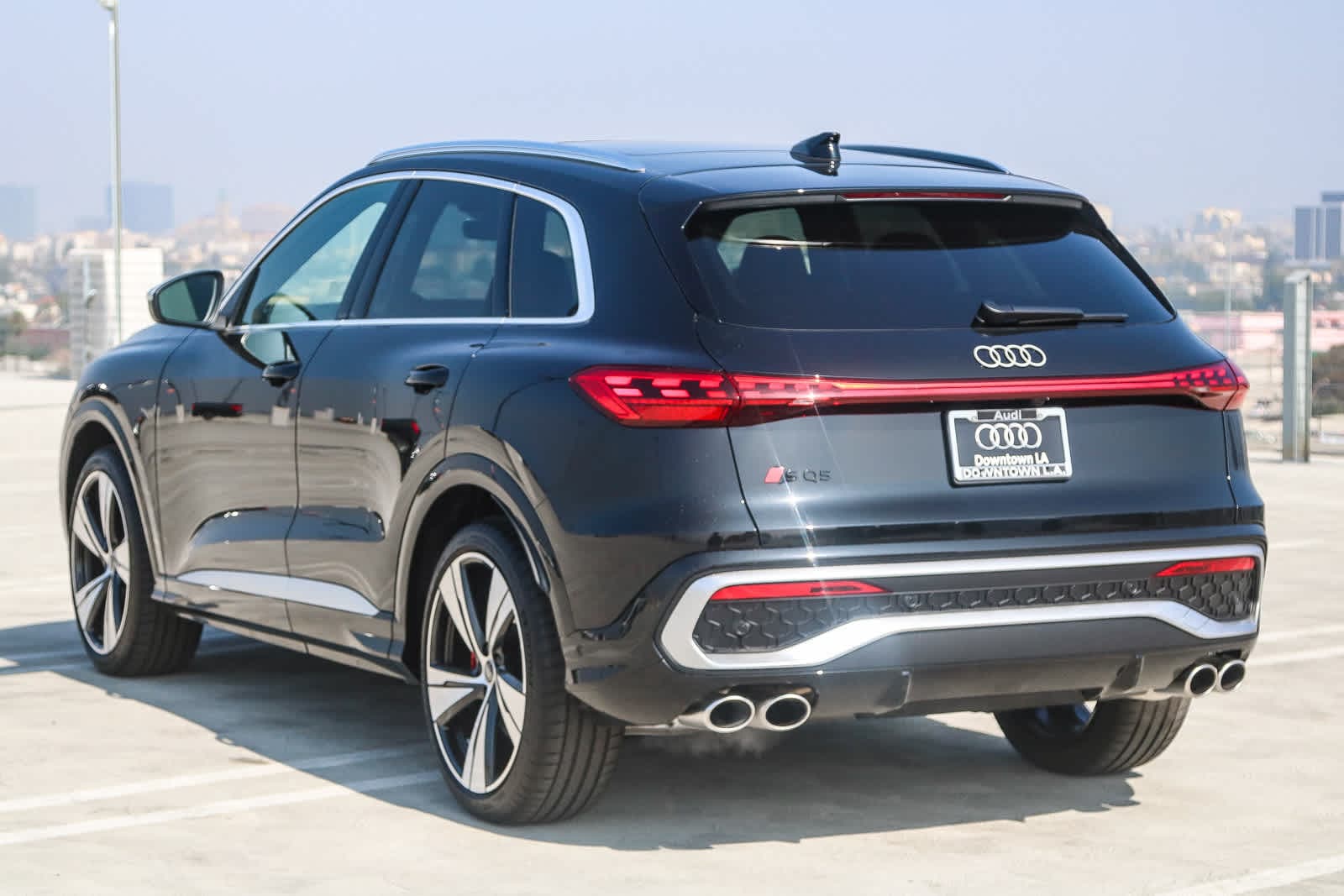 Thumbnail: 2025 Audi SQ5 - 9