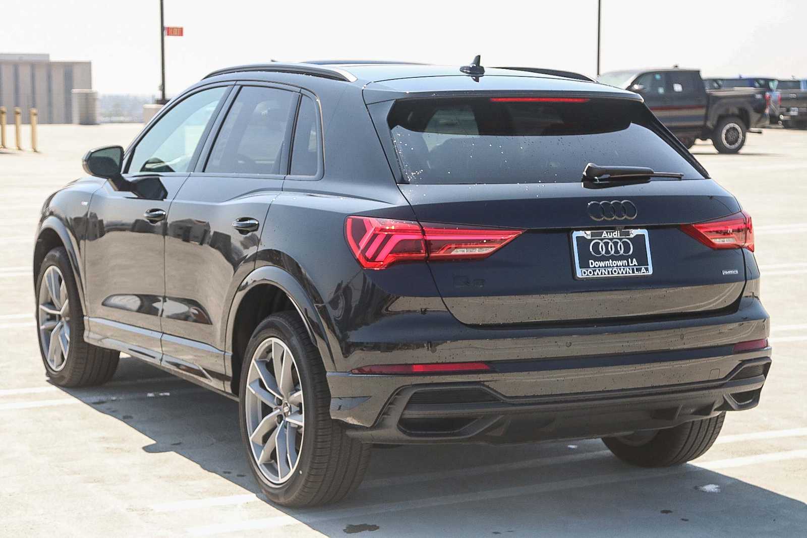 Thumbnail: 2025 Audi Q3 - 8