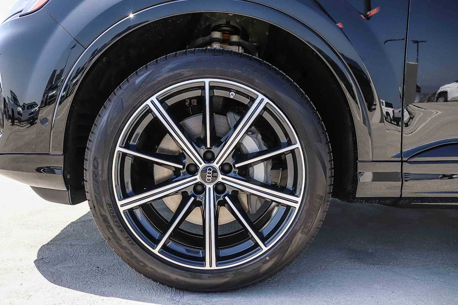 Thumbnail: 2026 Audi Q7 - 14