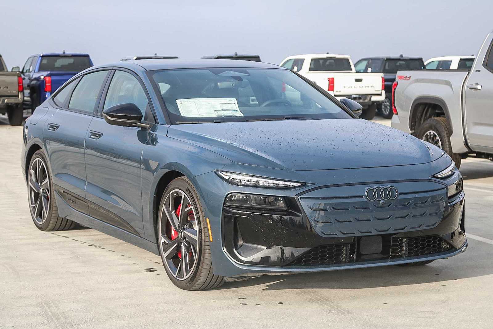 Thumbnail: 2025 Audi e-tron S - 3