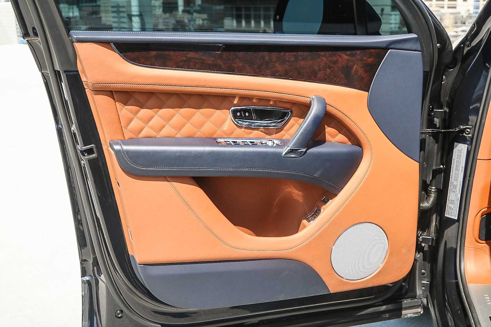 Thumbnail: 2019 Bentley Bentayga - 26