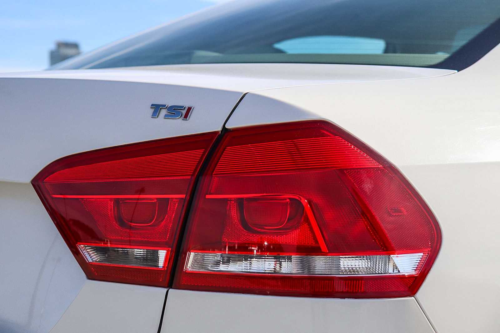 Thumbnail: 2015 Volkswagen Passat - 10