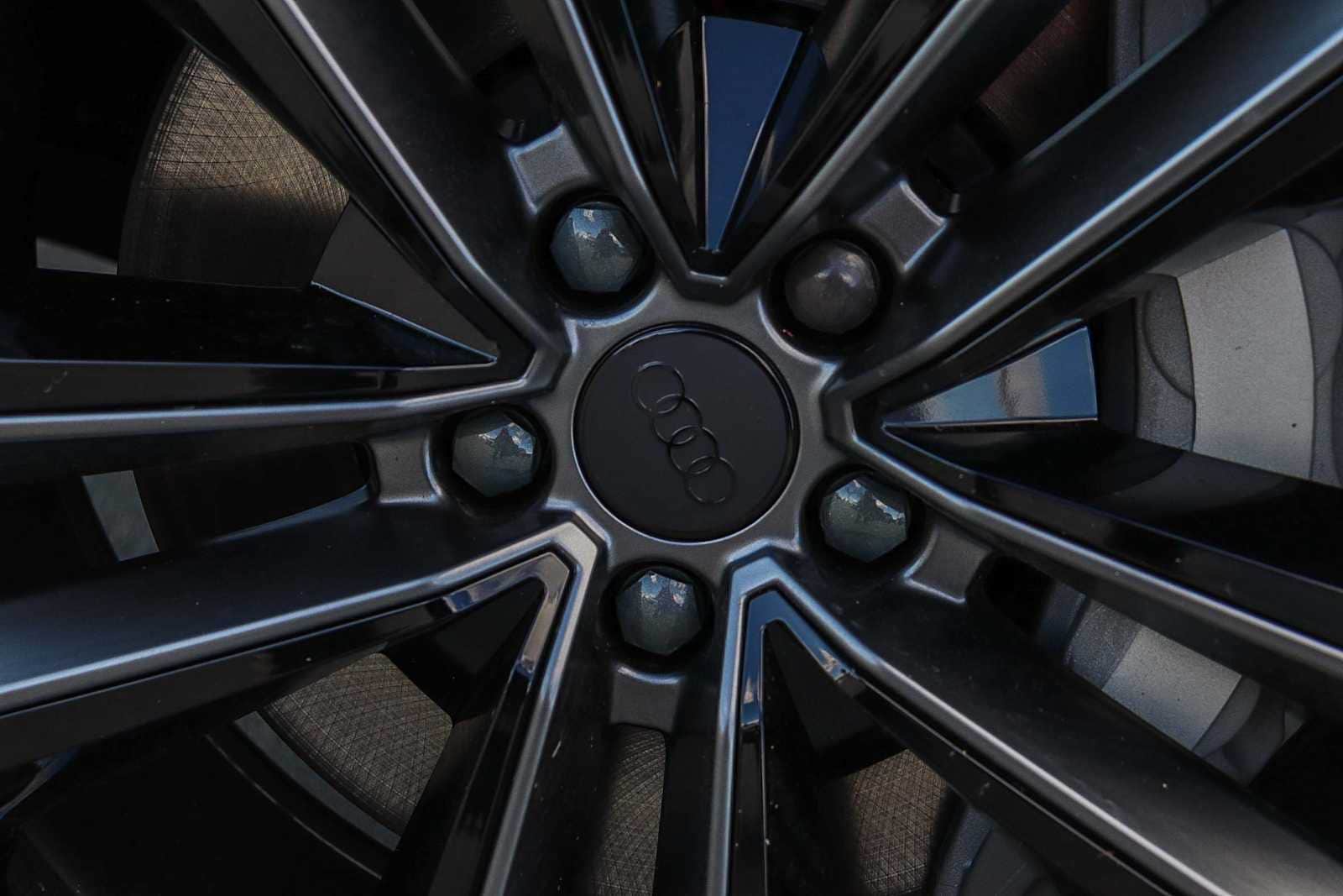 Thumbnail: 2026 Audi Q7 - 15