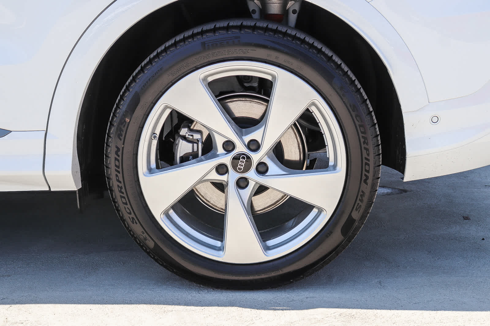 Thumbnail: 2025 Audi Q5 - 12